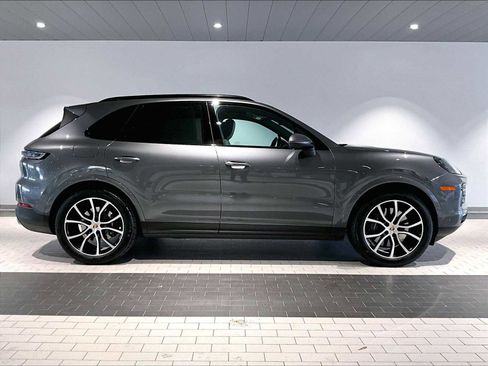 Used 2025 Porsche Cayenne image 11