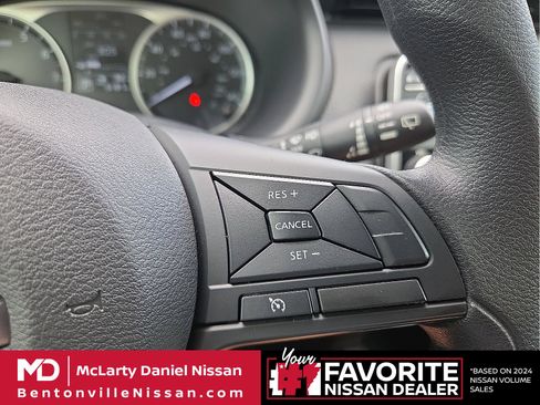 Used 2025 Nissan Kicks Play S FWD image 5
