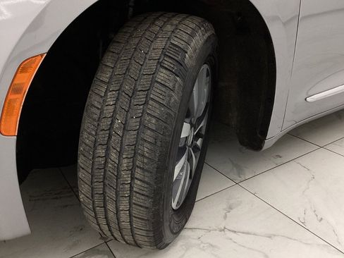 Used 2020 Chrysler Pacifica Touring-L Plus image 45