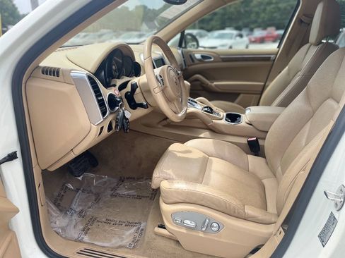 Used 2012 Porsche Cayenne AWD/4WD image 13