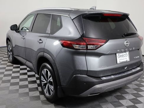 Used 2023 Nissan Rogue SV w/ SV Premium B Package image 6