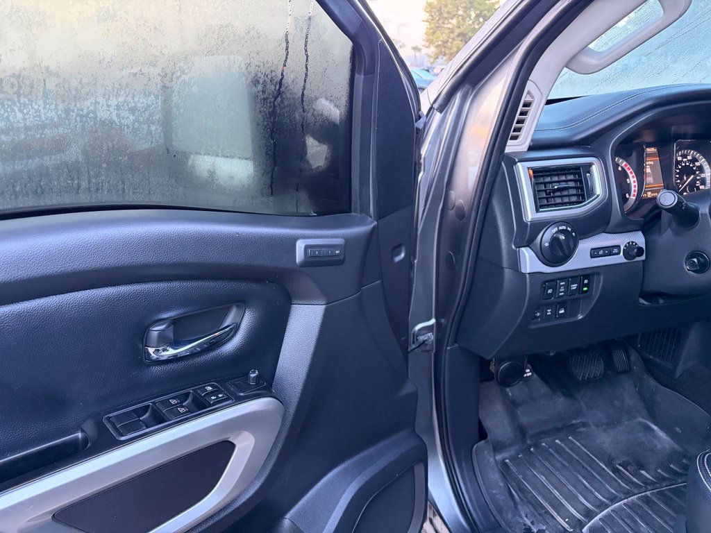 Certified 2019 Nissan Titan PRO-4X w/ Pro-4x Convenience Package AWD/4WD image 11