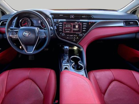 Used 2019 Toyota Camry XSE FWD image 16