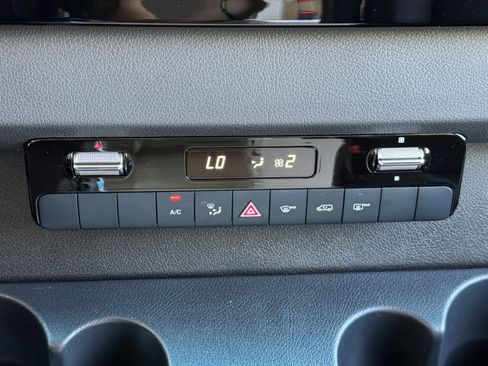 Used 2023 Mercedes-Benz Sprinter 2500 image 29