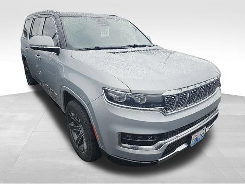 Used 2022 Jeep Grand Wagoneer Series I AWD/4WD image 2
