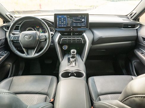 Used 2021 Toyota Venza Limited AWD/4WD image 21