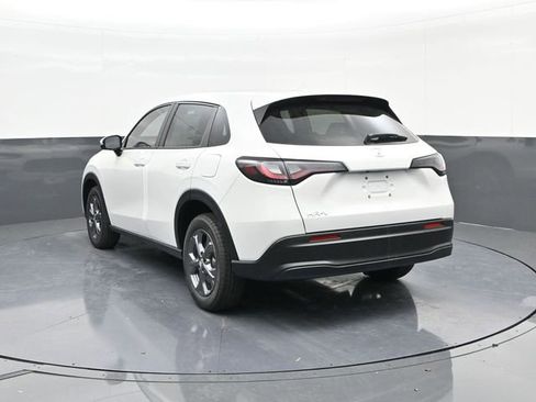 New 2026 Honda HR-V LX image 8