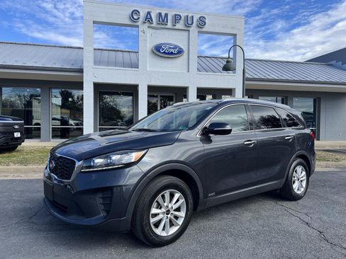 Used 2019 Kia Sorento LX w/ LX Convenience Package image 2