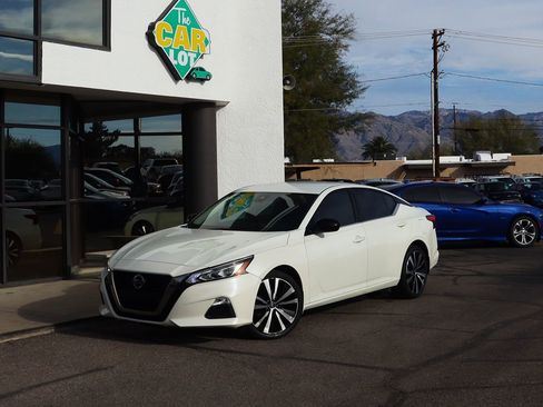 Used 2020 Nissan Altima 2.5 SR image 2