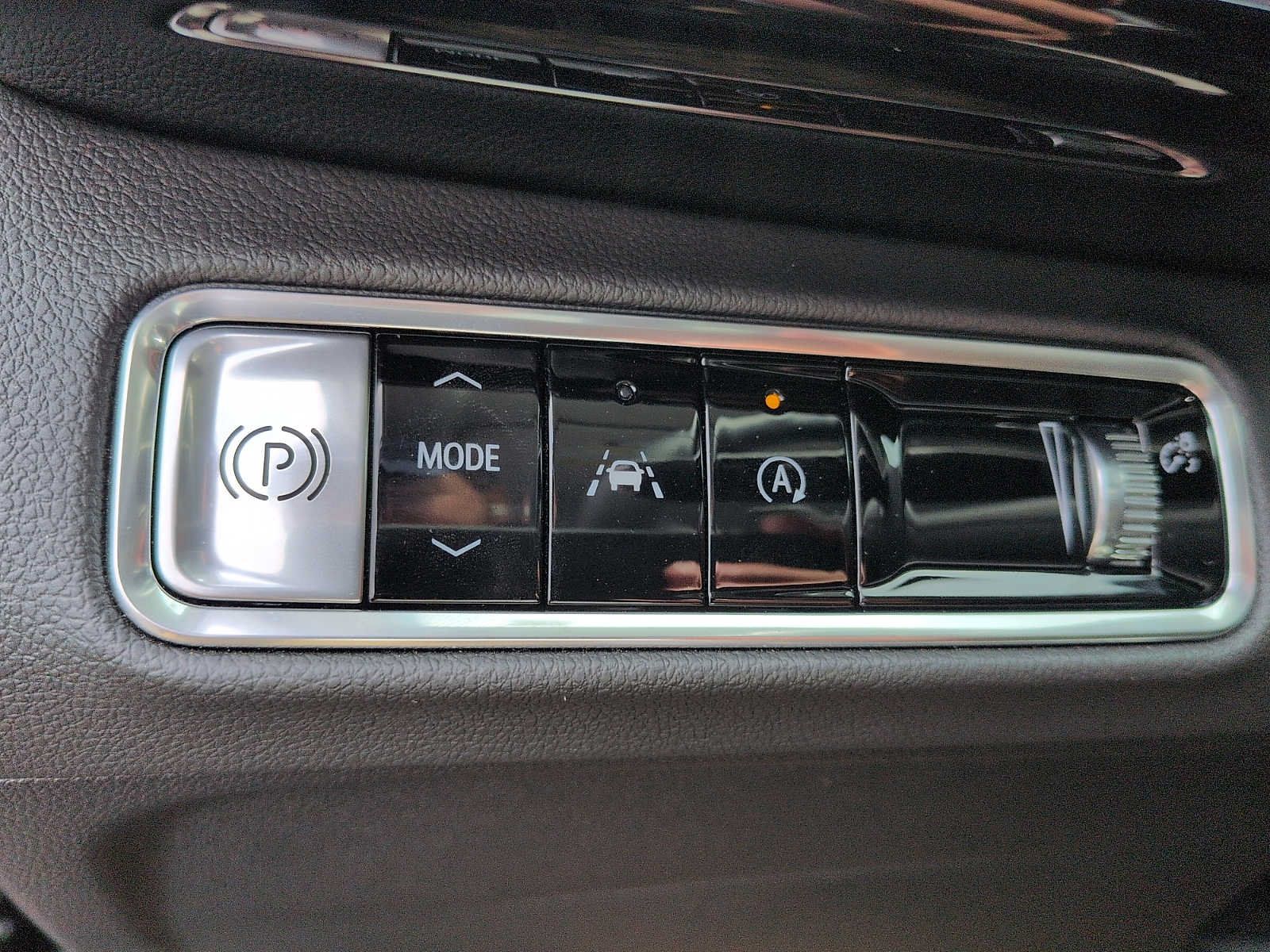 Used 2025 Buick Envision Sport Touring AWD/4WD image 17