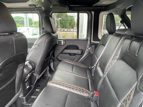 Used 2023 Jeep Wrangler Unlimited Sahara AWD/4WD image 8