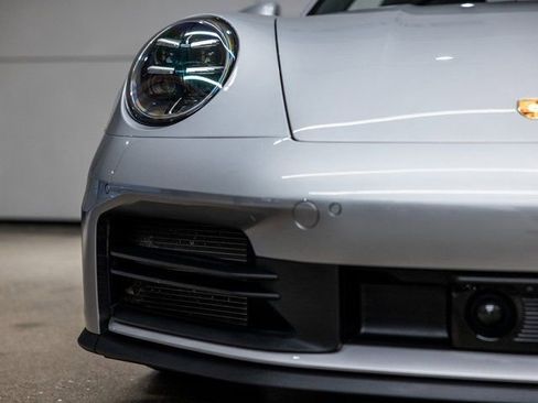 Certified 2025 Porsche 911 Carrera image 9