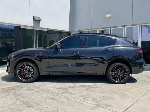 Used 2022 Maserati Levante Trofeo image 10