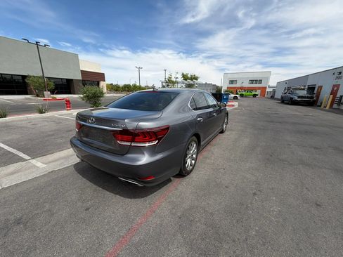 Used 2013 Lexus LS 460 w/ Comfort Pkg RWD image 4