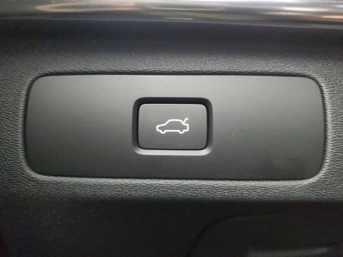 Certified 2025 Volvo XC90 B5 Core w/ Climate Package image 37