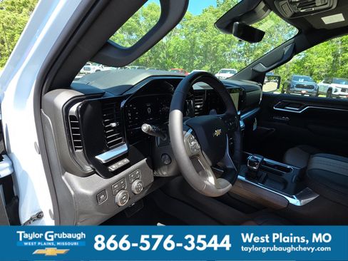New 2026 Chevrolet Silverado 1500 High Country w/ Technology Package AWD/4WD image 16