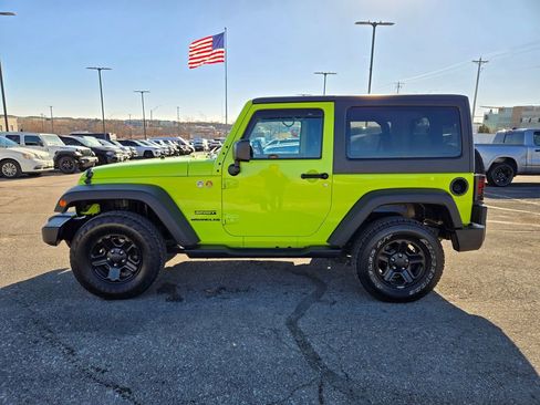 Used 2017 Jeep Wrangler Sport w/ Connectivity Group image 7