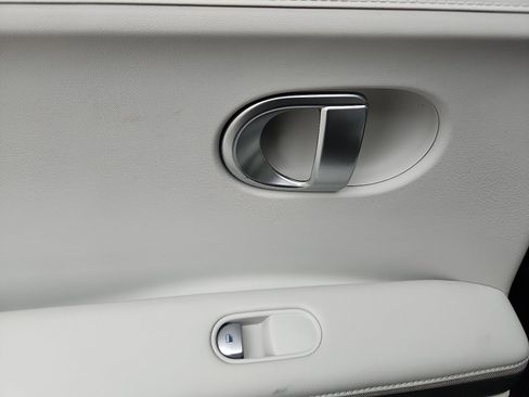 Used 2022 Hyundai Ioniq 5 Limited image 26