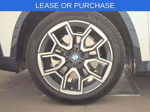 Used 2025 BMW X1 xDrive28i AWD/4WD image 9