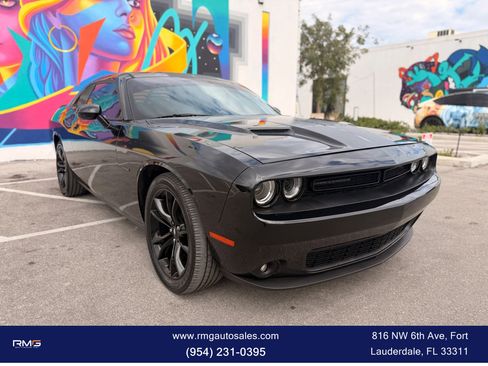 Used 2017 Dodge Challenger R/T w/ Driver Convenience Group image 1