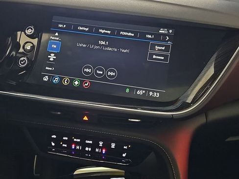 Used 2023 Buick Envision Essence w/ Sport Touring Package image 14