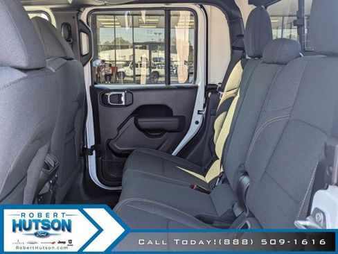 New 2024 Jeep Gladiator Sport image 11