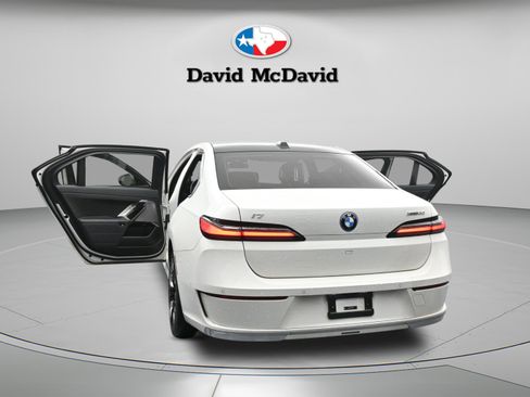 Used 2023 BMW i7 xDrive60 AWD/4WD image 46