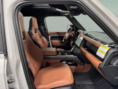 New 2026 Land Rover Defender 110 OCTA AWD/4WD image 19