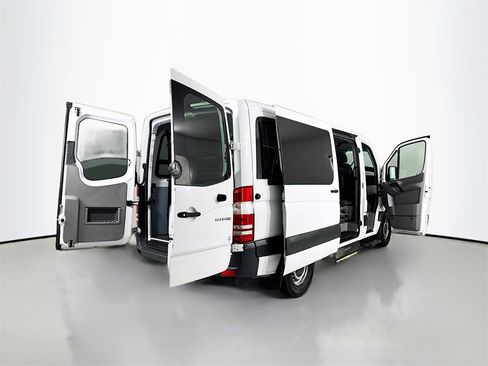 Used 2016 Mercedes-Benz Sprinter 2500 image 19