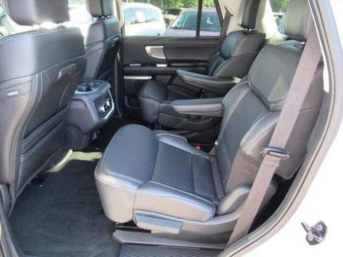 Used 2025 Ford Expedition Platinum AWD/4WD image 29