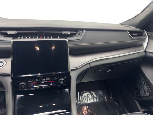 Used 2024 Jeep Grand Cherokee L Limited w/ Luxury Tech Group II image 59