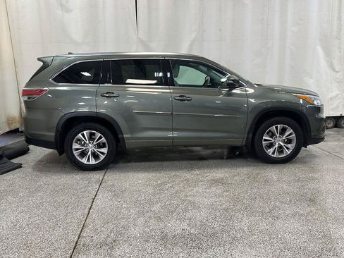 Used 2015 Toyota Highlander XLE AWD/4WD image 6