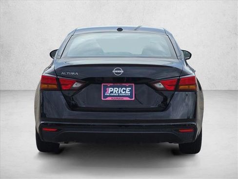 Used 2025 Nissan Altima 2.5 SV FWD image 7