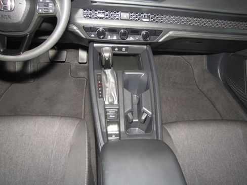 Certified 2023 Honda Accord EX image 15
