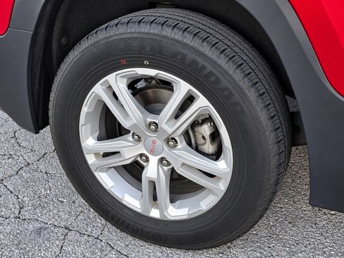 Used 2021 GMC Terrain SLE w/ Driver Convenience Package FWD image 9
