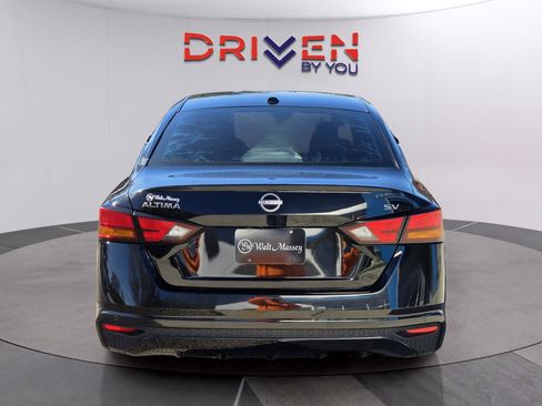 Used 2023 Nissan Altima 2.5 SV image 4