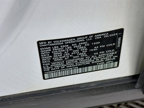 Used 2023 Volkswagen ID.4 Pro image 12