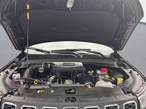 Used 2024 Jeep Compass Latitude image 24