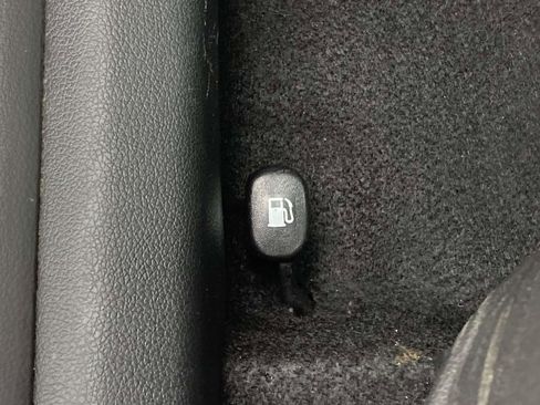 Used 2022 Hyundai Kona Limited FWD image 21
