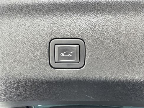 Used 2024 GMC Yukon AT4 AWD/4WD image 21
