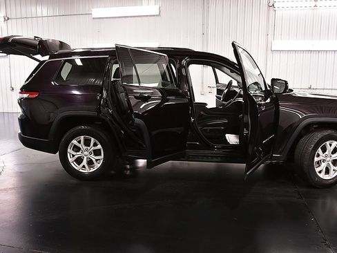 Used 2023 Jeep Grand Cherokee L Limited AWD/4WD image 32