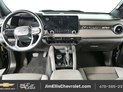Certified 2024 Chevrolet Colorado ZR2 w/ ZR2 Convenience Package III AWD/4WD image 17