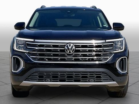 Used 2025 Volkswagen Atlas SE FWD image 4