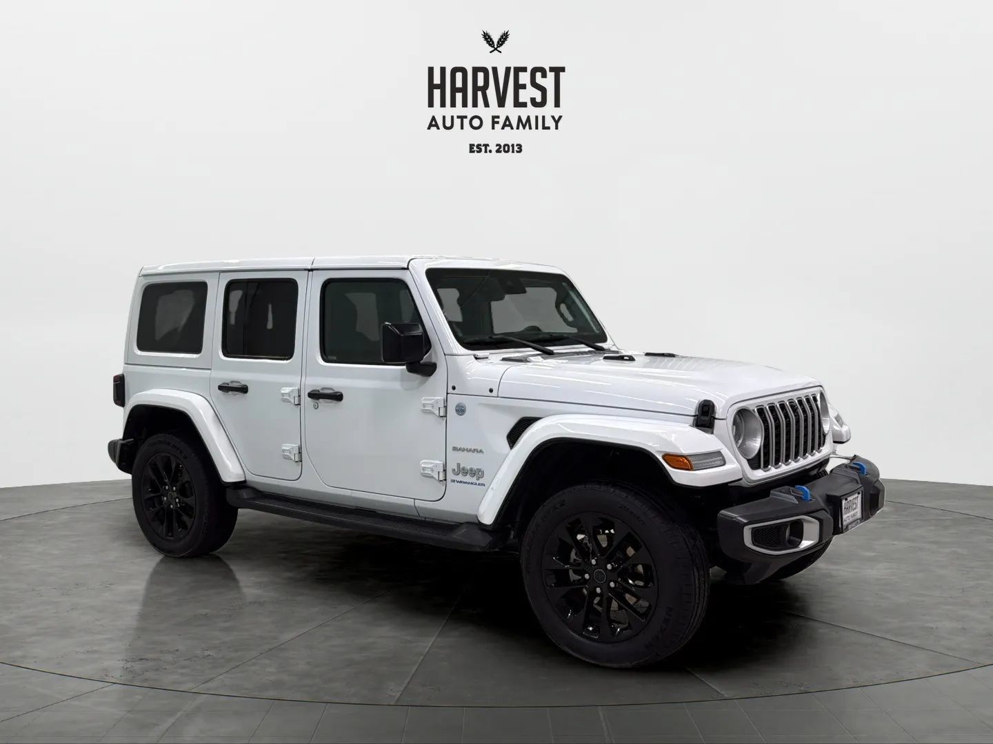 Used 2024 Jeep Wrangler Unlimited Sahara w/ Technology Group AWD/4WD image 9