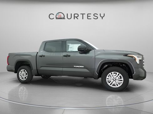 New 2025 Toyota Tundra SR5 image 28