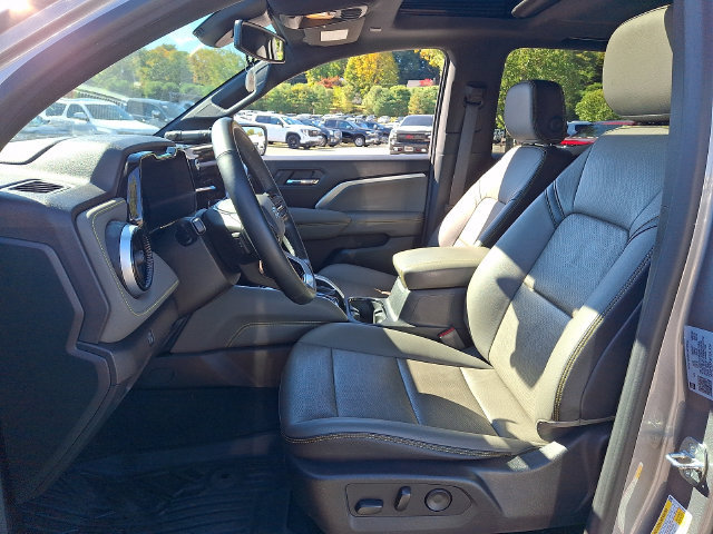 Used 2023 Chevrolet Colorado ZR2 w/ ZR2 Convenience Package III AWD/4WD image 2