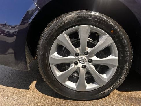 Used 2025 Toyota Corolla LE FWD image 30