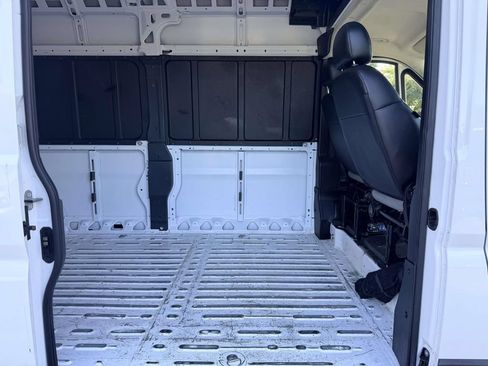 Used 2023 RAM ProMaster 2500 FWD image 10
