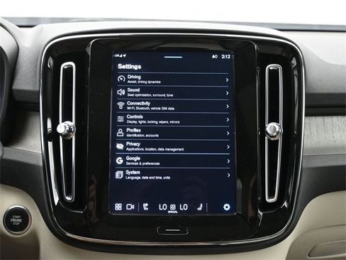 Used 2024 Volvo XC40 B5 Plus w/ Climate Package image 15