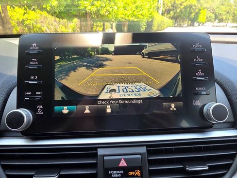 Used 2018 Honda Accord EX image 24